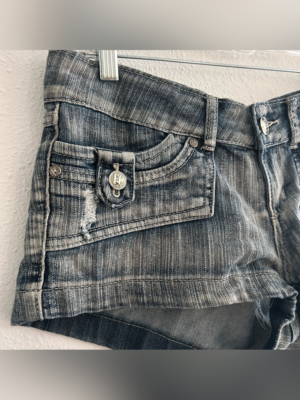 Free Culture Low-Rise Washed Denim Short Shorts - Picture 2 of 4
